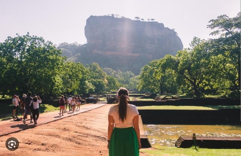 Amron Resort Sigiriya Luaran gambar