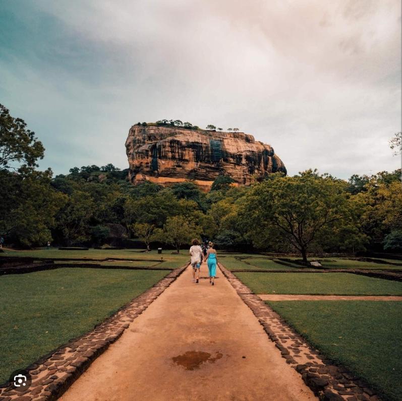 Amron Resort Sigiriya Luaran gambar