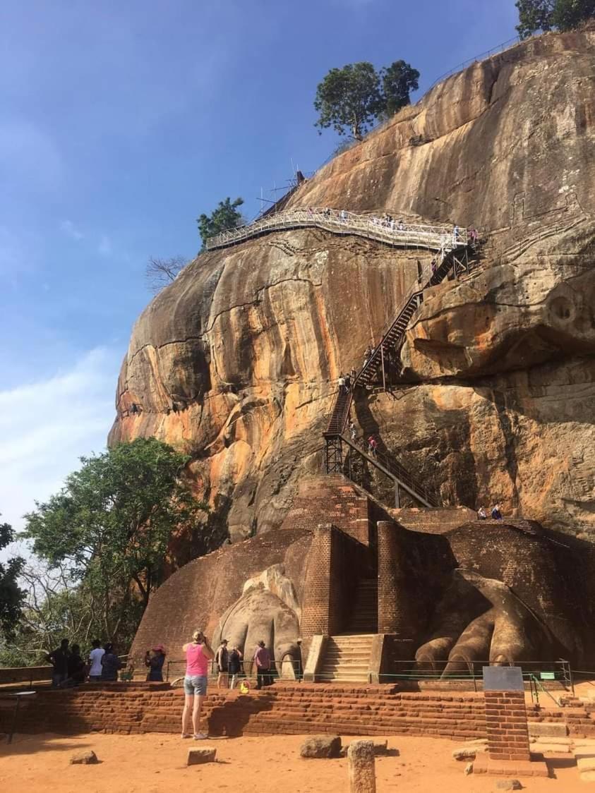 Amron Resort Sigiriya Bilik gambar